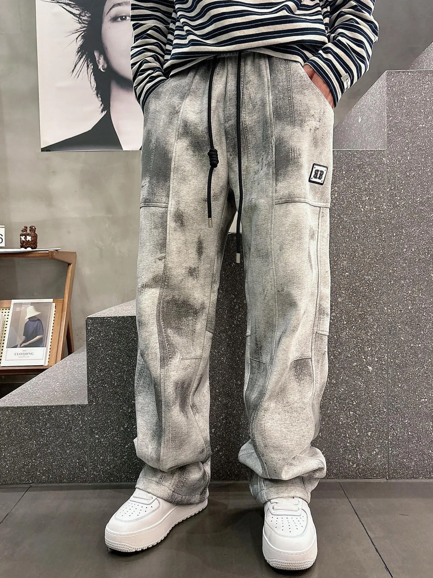 Balenciaga 🆕2026 Autumn and Winter New Arrival Casual Pants! The official website will be released simultaneously. Brand Classic LOGO casual pants, customized fabrics, excellent comfort and strong touch. Highly recognisable, perfect appearance and craftsmanship. Size:M-3XL